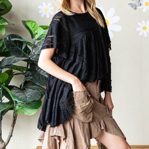 Oli & Hali Black Asymmetrical Lace Short Sleeve Top - Picture 4 of 6